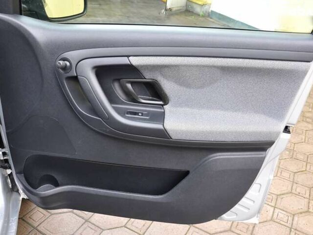 Шкода Фабия, объемом двигателя 1.2 л и пробегом 161 тыс. км за 5400 $, фото 25 на Automoto.ua