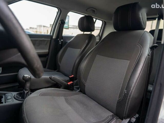 Шкода Фабія, об'ємом двигуна 1.2 л та пробігом 286 тис. км за 4300 $, фото 15 на Automoto.ua