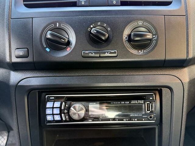 Шкода Фабия, объемом двигателя 1.2 л и пробегом 199 тыс. км за 5000 $, фото 18 на Automoto.ua