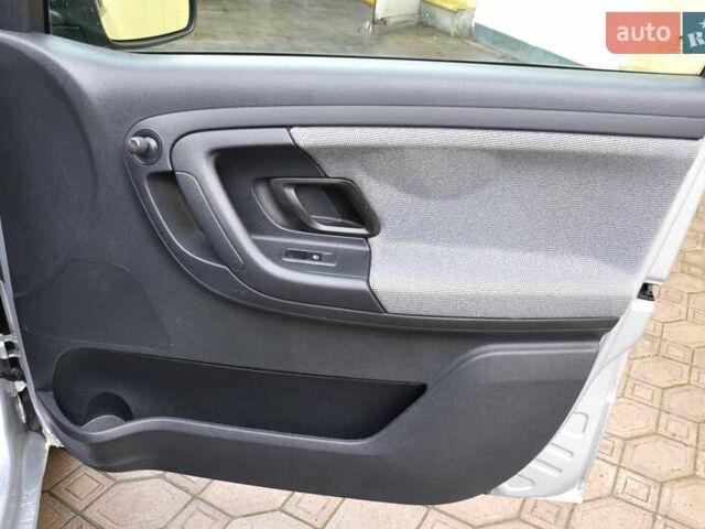 Шкода Фабия, объемом двигателя 1.2 л и пробегом 161 тыс. км за 5400 $, фото 26 на Automoto.ua