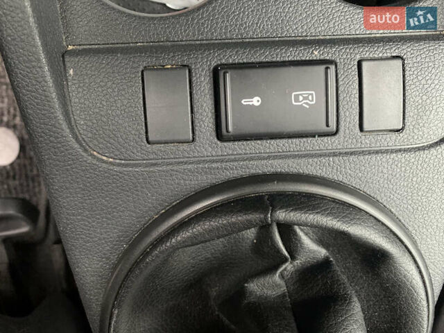 Шкода Фабія, об'ємом двигуна 1.6 л та пробігом 230 тис. км за 6350 $, фото 20 на Automoto.ua