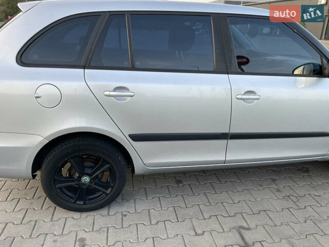 Шкода Фабія, об'ємом двигуна 1.2 л та пробігом 285 тис. км за 6100 $, фото 12 на Automoto.ua