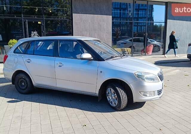 Шкода Фабия 2012 в Ужгороде на Automoto.ua Шкода Фабия, объемом двигателя 1.39 л и пробегом 120 тыс. км за 5999 $, фото 1 на Automoto.ua