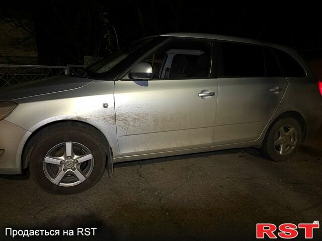 Шкода Фабия, объемом двигателя 1.4 л и пробегом 219 тыс. км за 6200 $, фото 1 на Automoto.ua