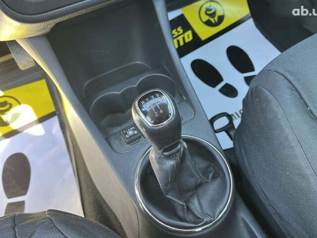 Шкода Фабия, объемом двигателя 0 л и пробегом 266 тыс. км за 6800 $, фото 15 на Automoto.ua