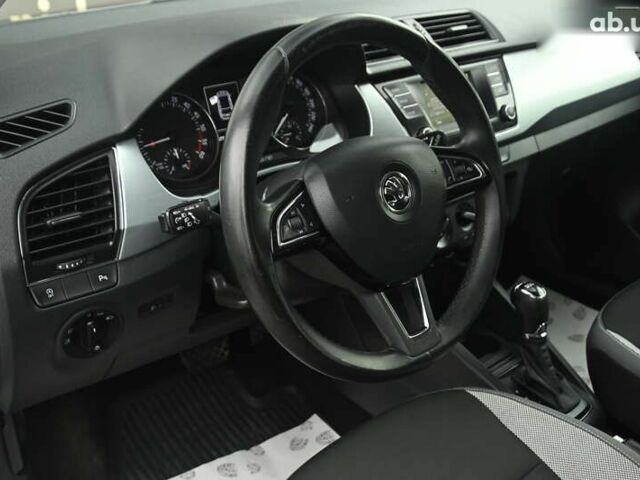 Шкода Фабія, об'ємом двигуна 1.4 л та пробігом 238 тис. км за 8599 $, фото 14 на Automoto.ua