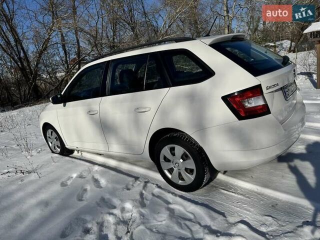 Шкода Фабия, объемом двигателя 1.4 л и пробегом 250 тыс. км за 7800 $, фото 2 на Automoto.ua