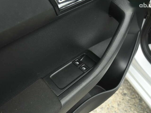 Шкода Фабія, об'ємом двигуна 1.4 л та пробігом 238 тис. км за 8599 $, фото 12 на Automoto.ua