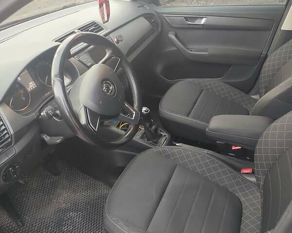 Шкода Фабия, объемом двигателя 1 л и пробегом 132 тыс. км за 7800 $, фото 3 на Automoto.ua