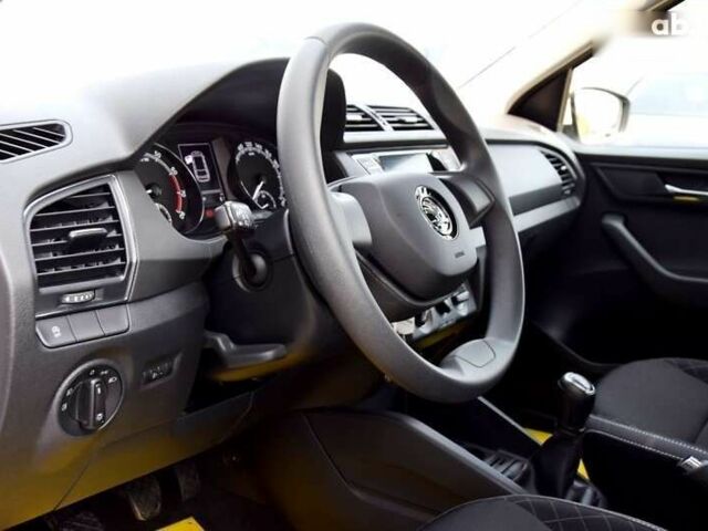 Шкода Фабия, объемом двигателя 1 л и пробегом 74 тыс. км за 11999 $, фото 28 на Automoto.ua