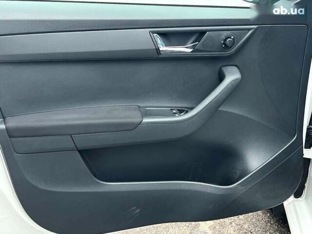 Шкода Фабия, объемом двигателя 1 л и пробегом 61 тыс. км за 11000 $, фото 26 на Automoto.ua