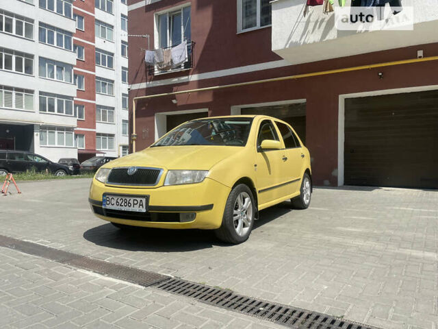 Жовтий Шкода Фабія, об'ємом двигуна 1.4 л та пробігом 200 тис. км за 2999 $, фото 2 на Automoto.ua