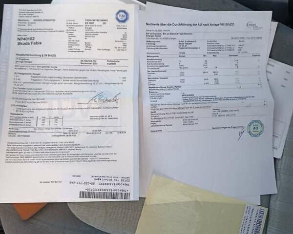 Желтый Шкода Фабия, объемом двигателя 1.4 л и пробегом 182 тыс. км за 4200 $, фото 9 на Automoto.ua