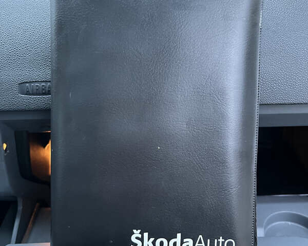 Жовтий Шкода Фабія, об'ємом двигуна 1.4 л та пробігом 223 тис. км за 4200 $, фото 19 на Automoto.ua