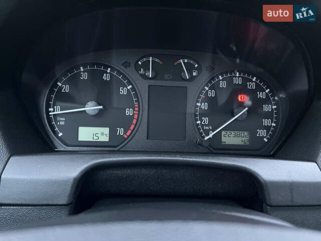 Жовтий Шкода Фабія, об'ємом двигуна 1.4 л та пробігом 223 тис. км за 4200 $, фото 18 на Automoto.ua