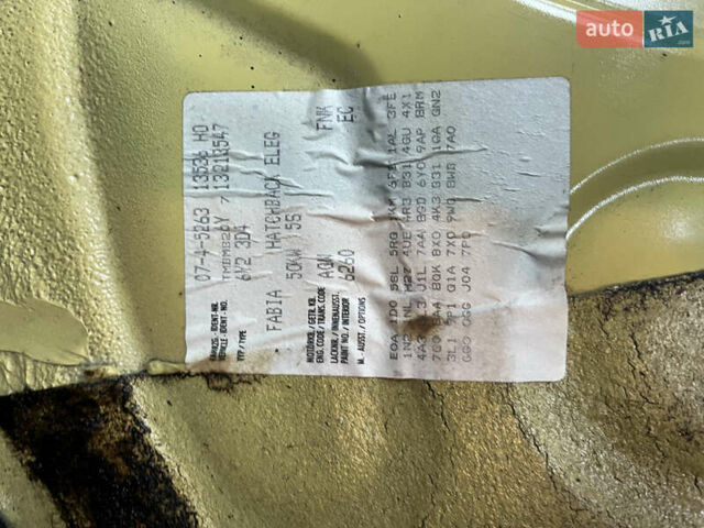 Жовтий Шкода Фабія, об'ємом двигуна 1.4 л та пробігом 223 тис. км за 4200 $, фото 12 на Automoto.ua