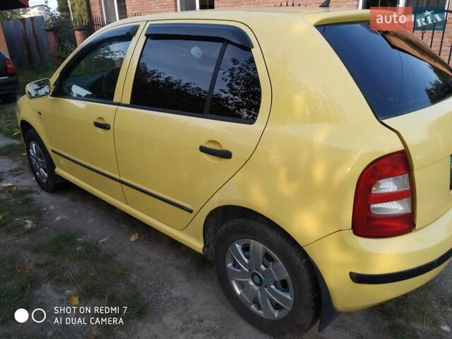 Жовтий Шкода Фабія, об'ємом двигуна 1.4 л та пробігом 250 тис. км за 3400 $, фото 3 на Automoto.ua