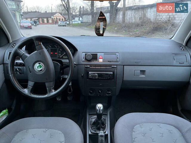 Жовтий Шкода Фабія, об'ємом двигуна 1.4 л та пробігом 223 тис. км за 4200 $, фото 13 на Automoto.ua