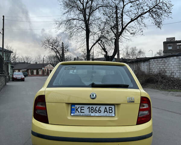 Жовтий Шкода Фабія, об'ємом двигуна 1.4 л та пробігом 223 тис. км за 4200 $, фото 3 на Automoto.ua