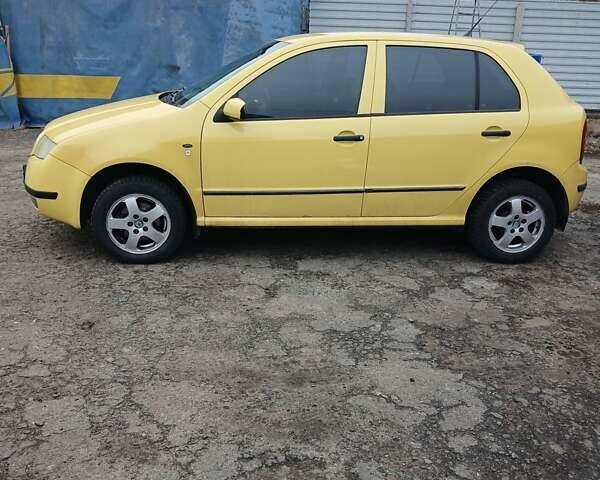 Желтый Шкода Фабия, объемом двигателя 1.4 л и пробегом 208 тыс. км за 3100 $, фото 7 на Automoto.ua