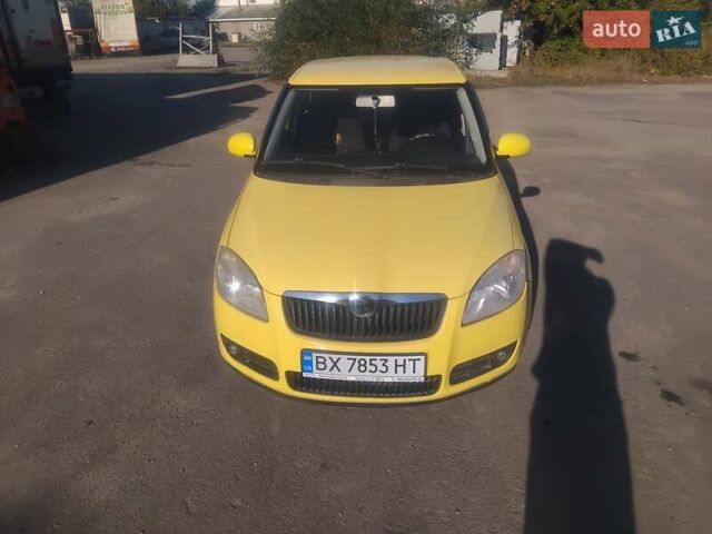 Желтый Шкода Фабия, объемом двигателя 1.2 л и пробегом 190 тыс. км за 3999 $, фото 5 на Automoto.ua