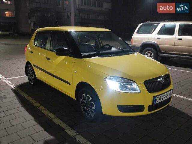 Желтый Шкода Фабия, объемом двигателя 1.2 л и пробегом 152 тыс. км за 4700 $, фото 13 на Automoto.ua