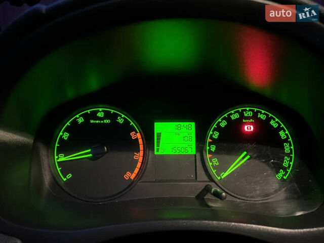 Желтый Шкода Фабия, объемом двигателя 1.2 л и пробегом 160 тыс. км за 4500 $, фото 14 на Automoto.ua