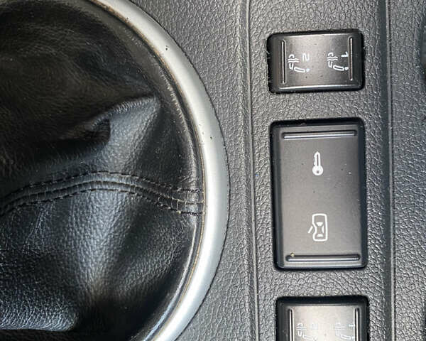Желтый Шкода Фабия, объемом двигателя 1.6 л и пробегом 138 тыс. км за 6800 $, фото 7 на Automoto.ua