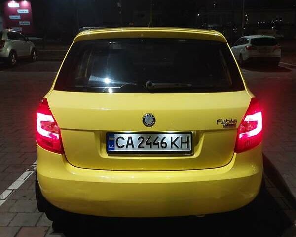 Желтый Шкода Фабия, объемом двигателя 1.2 л и пробегом 152 тыс. км за 4700 $, фото 17 на Automoto.ua