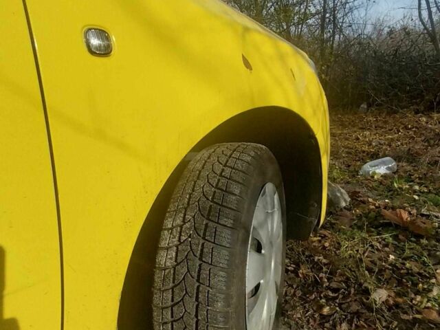 Жовтий Шкода Фабія, об'ємом двигуна 1.2 л та пробігом 203 тис. км за 4900 $, фото 2 на Automoto.ua