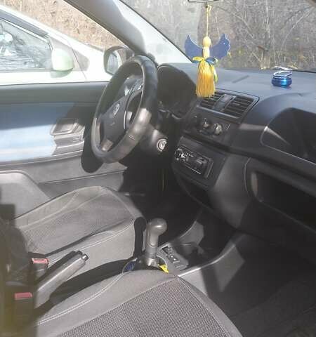 Жовтий Шкода Фабія, об'ємом двигуна 1.2 л та пробігом 203 тис. км за 4900 $, фото 6 на Automoto.ua