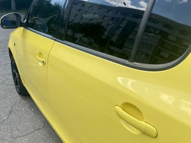 Желтый Шкода Фабия, объемом двигателя 0.16 л и пробегом 166 тыс. км за 7800 $, фото 7 на Automoto.ua