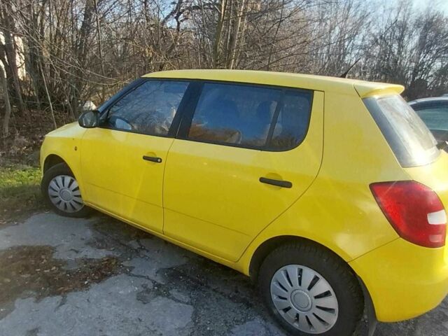 Жовтий Шкода Фабія, об'ємом двигуна 1.2 л та пробігом 203 тис. км за 4500 $, фото 1 на Automoto.ua