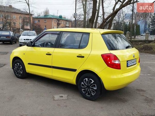 Желтый Шкода Фабия, объемом двигателя 1.2 л и пробегом 152 тыс. км за 4700 $, фото 6 на Automoto.ua