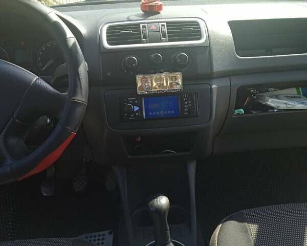 Желтый Шкода Фабия, объемом двигателя 1.2 л и пробегом 164 тыс. км за 5400 $, фото 16 на Automoto.ua