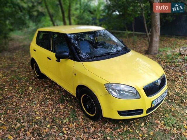 Жовтий Шкода Фабія, об'ємом двигуна 1.2 л та пробігом 182 тис. км за 3999 $, фото 1 на Automoto.ua