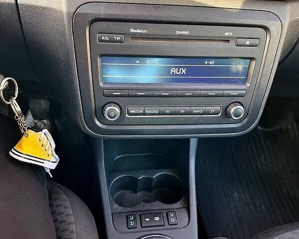 Жовтий Шкода Фабія, об'ємом двигуна 1.2 л та пробігом 163 тис. км за 5500 $, фото 10 на Automoto.ua