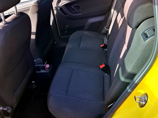 Желтый Шкода Фабия, объемом двигателя 1.2 л и пробегом 163 тыс. км за 5500 $, фото 13 на Automoto.ua