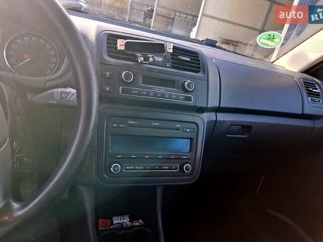 Жовтий Шкода Фабія, об'ємом двигуна 1.2 л та пробігом 163 тис. км за 5500 $, фото 9 на Automoto.ua