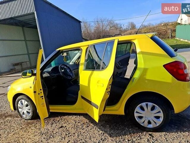Жовтий Шкода Фабія, об'ємом двигуна 1.2 л та пробігом 163 тис. км за 5500 $, фото 3 на Automoto.ua