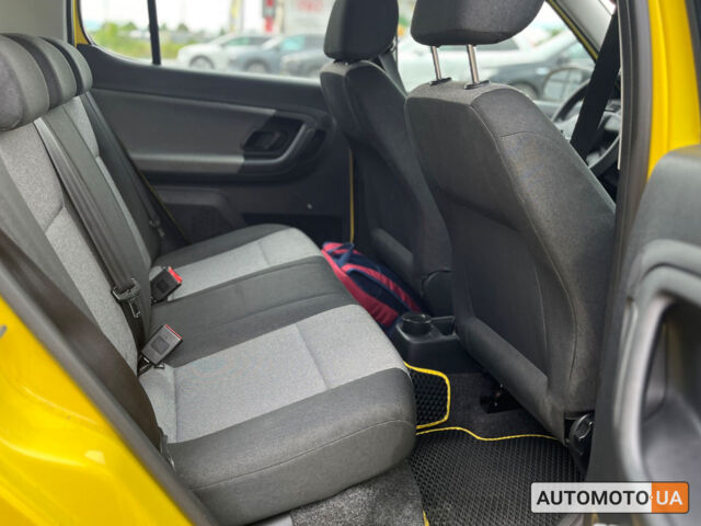 Желтый Шкода Фабия, объемом двигателя 1.2 л и пробегом 173 тыс. км за 5990 $, фото 20 на Automoto.ua
