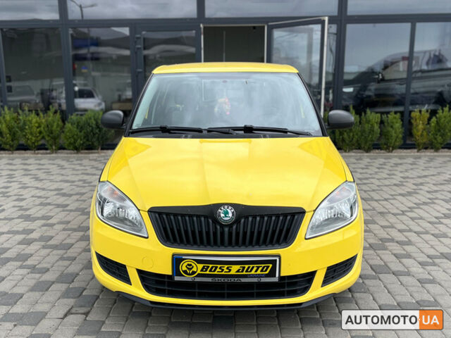 Желтый Шкода Фабия, объемом двигателя 1.2 л и пробегом 173 тыс. км за 5990 $, фото 1 на Automoto.ua