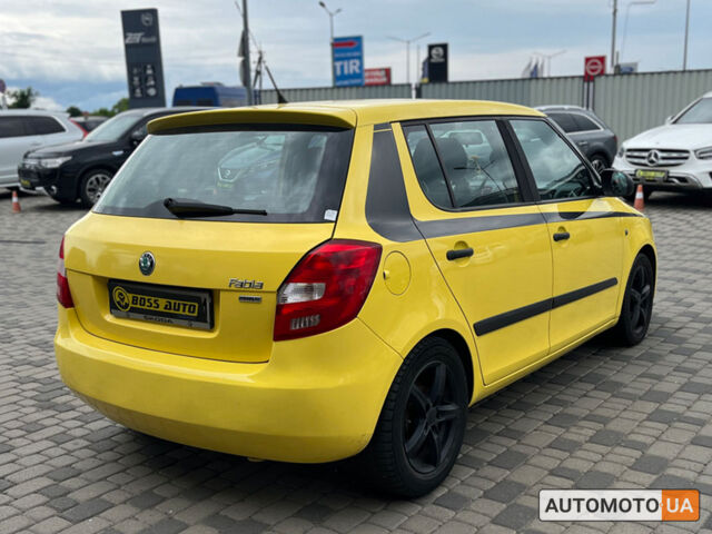 Желтый Шкода Фабия, объемом двигателя 1.2 л и пробегом 173 тыс. км за 5990 $, фото 5 на Automoto.ua