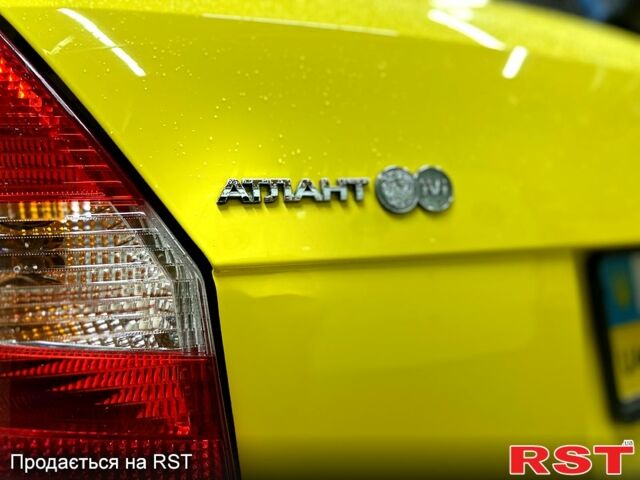 Желтый Шкода Фабия, объемом двигателя 1.2 л и пробегом 142 тыс. км за 5700 $, фото 13 на Automoto.ua