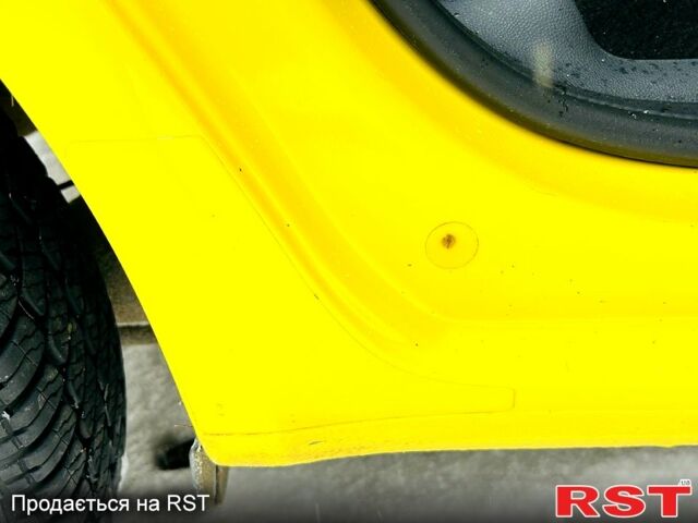 Желтый Шкода Фабия, объемом двигателя 1.2 л и пробегом 142 тыс. км за 5700 $, фото 12 на Automoto.ua
