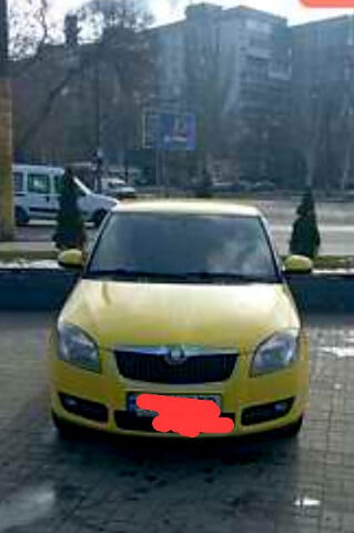 Жовтий Шкода Фабія, об'ємом двигуна 1.4 л та пробігом 250 тис. км за 5200 $, фото 1 на Automoto.ua
