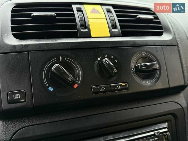 Жовтий Шкода Фабія, об'ємом двигуна 1.39 л та пробігом 298 тис. км за 4300 $, фото 20 на Automoto.ua