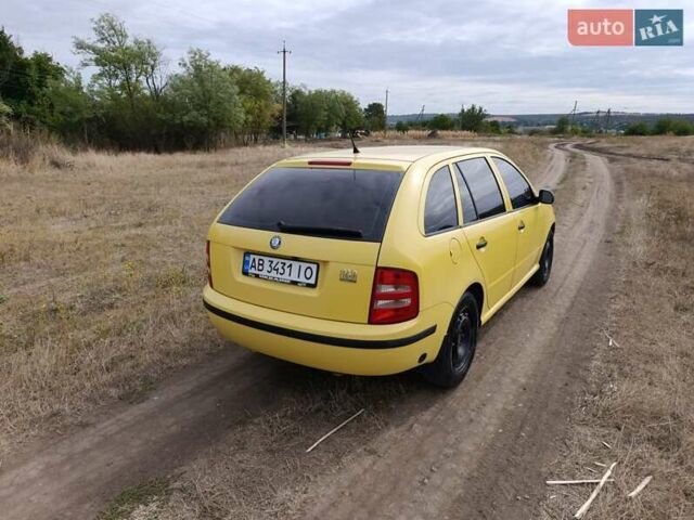 Желтый Шкода Фабия, объемом двигателя 1.4 л и пробегом 209 тыс. км за 4200 $, фото 6 на Automoto.ua