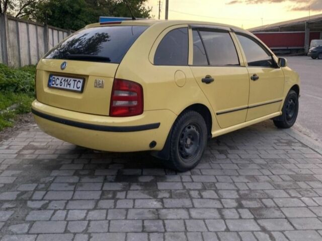 Желтый Шкода Фабия, объемом двигателя 1.2 л и пробегом 250 тыс. км за 3000 $, фото 2 на Automoto.ua