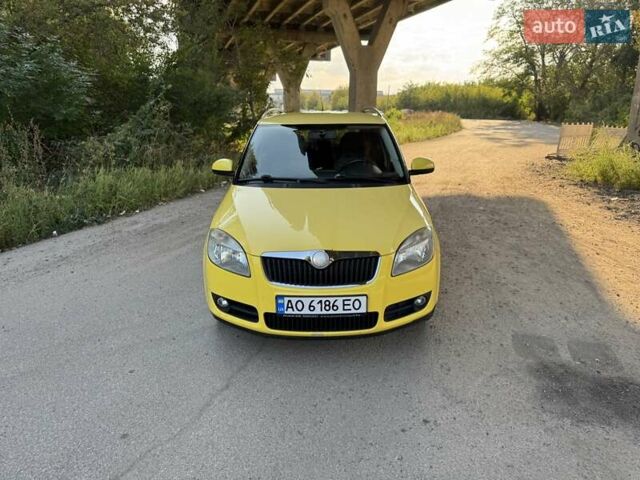 Жовтий Шкода Фабія, об'ємом двигуна 1.42 л та пробігом 205 тис. км за 3899 $, фото 1 на Automoto.ua